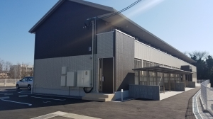 ソレーユ理科大前Ｂ棟　入口左側